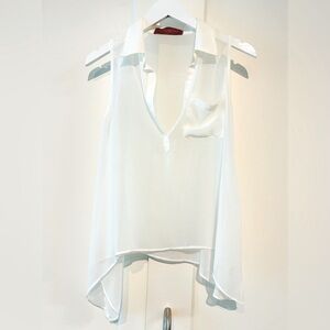 Akira 🤍 S Sleeveless Chiffon Top